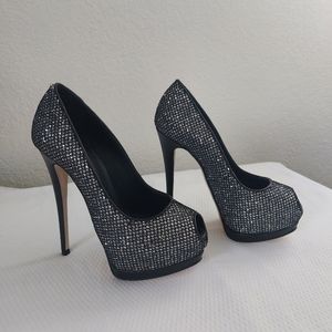 GIUSEPPE ZANOTTI Black Sharon Theron Argento Peep Toe Platform heels. Size 6